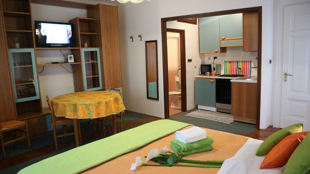 Apartments Ines Komel Опатия Екстериор снимка