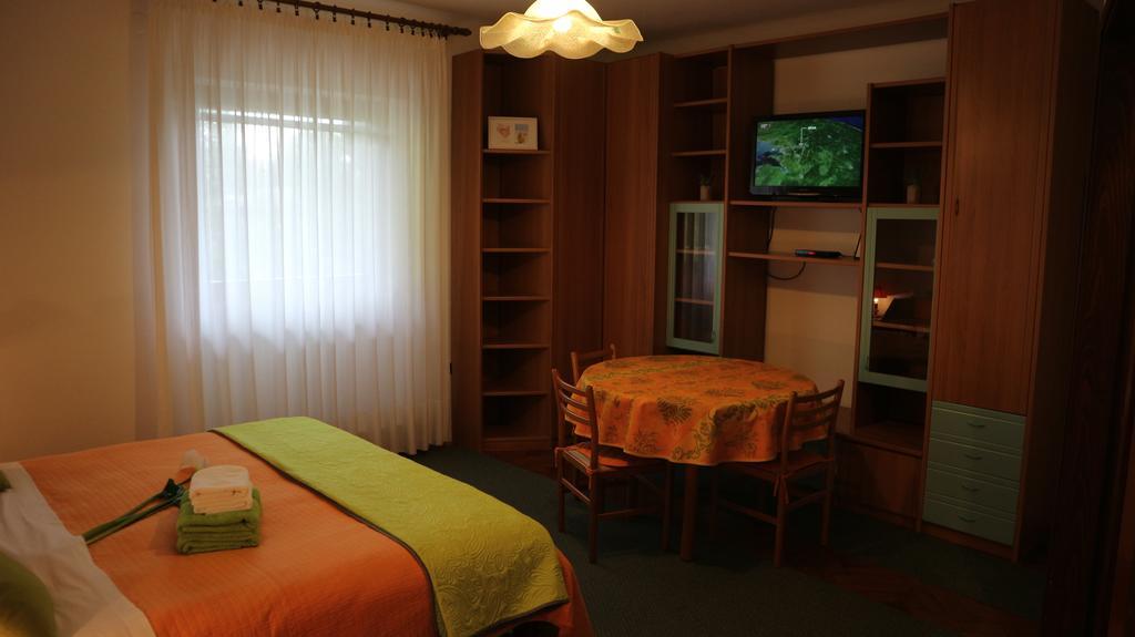 Apartments Ines Komel Опатия Екстериор снимка